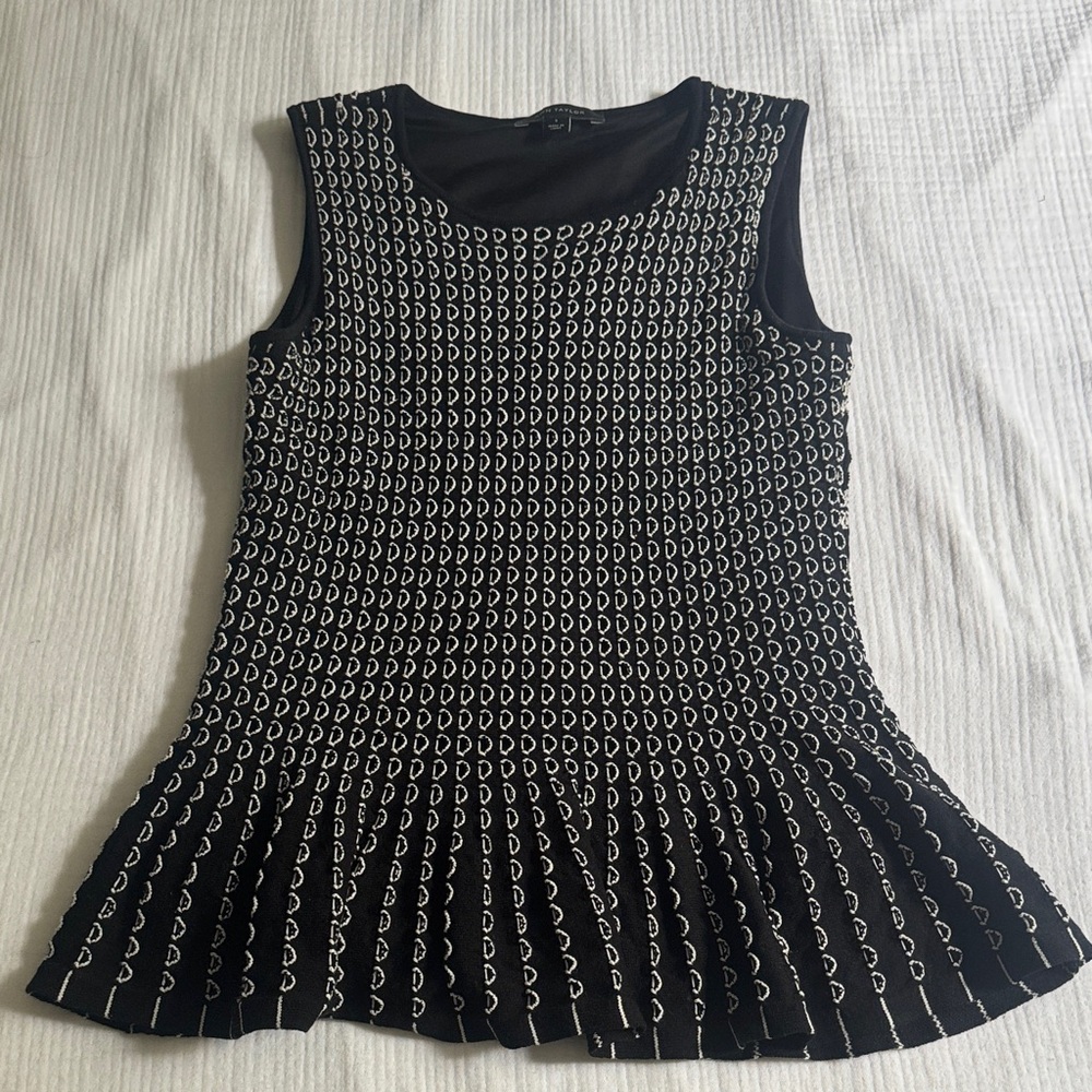 ANN TAYLOR SMALL Black and White Sleeveless Peplum Top